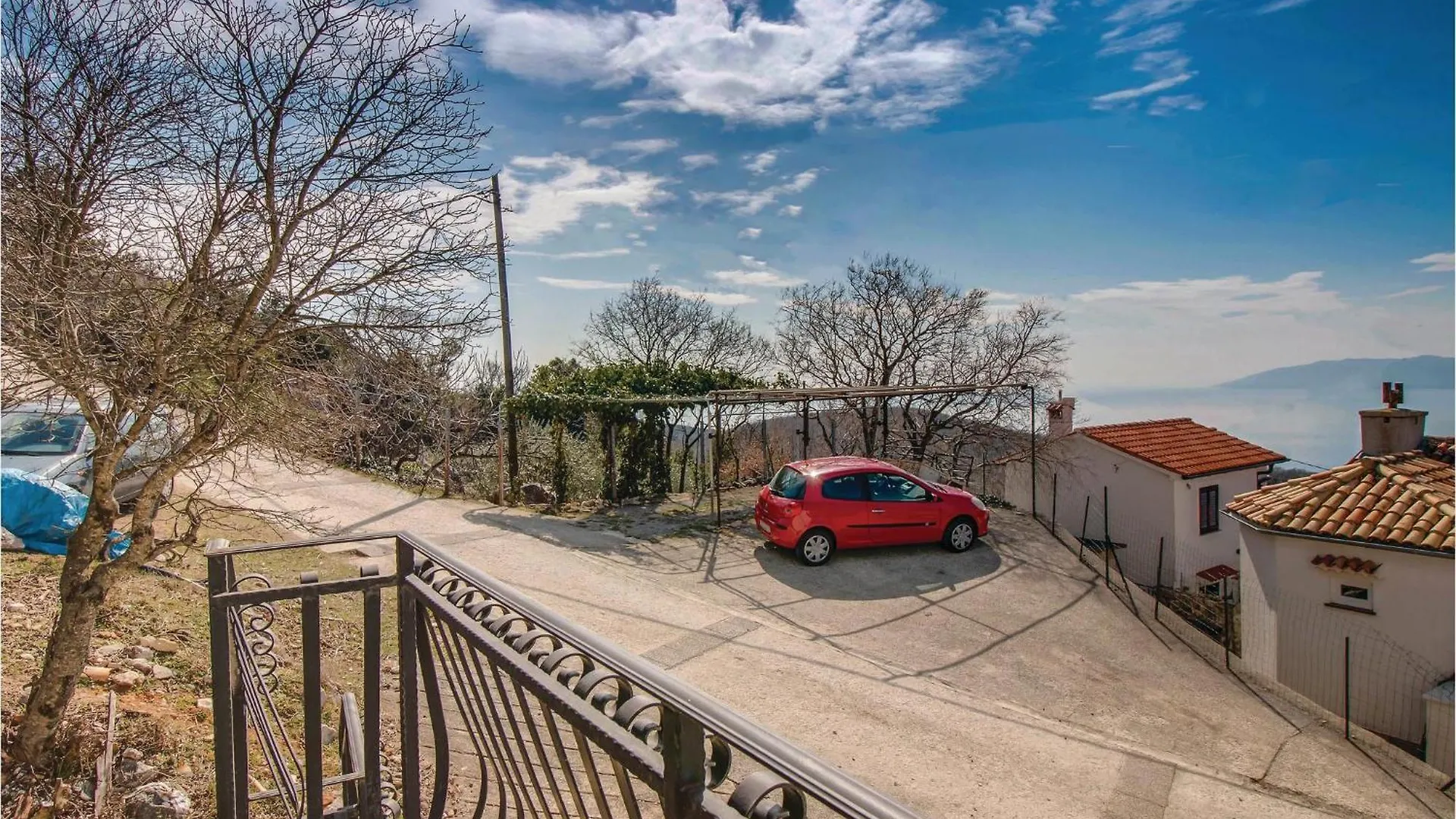 Nice Home In Dragozetici With House Sea View